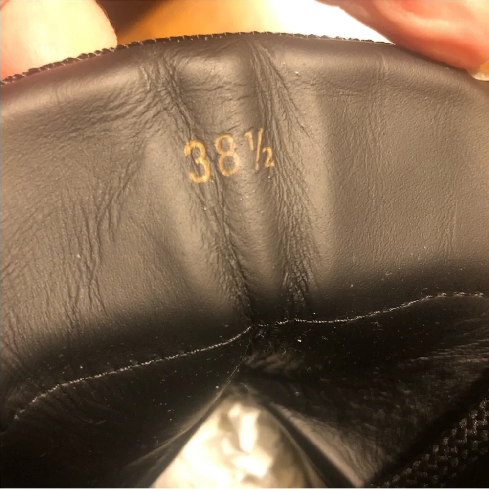 Moncler hiking boots new in box size 38.5. - Picture 3 of 12